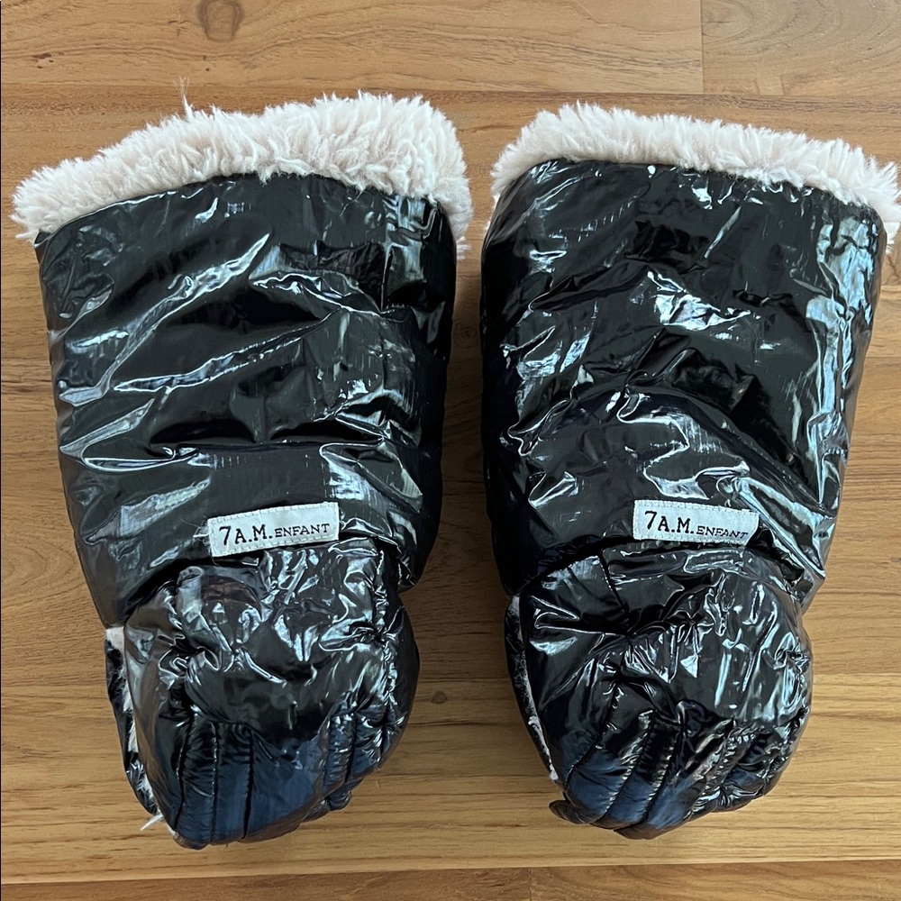7AM Enfant Polar Warmmuffs - Black with Cream Lining